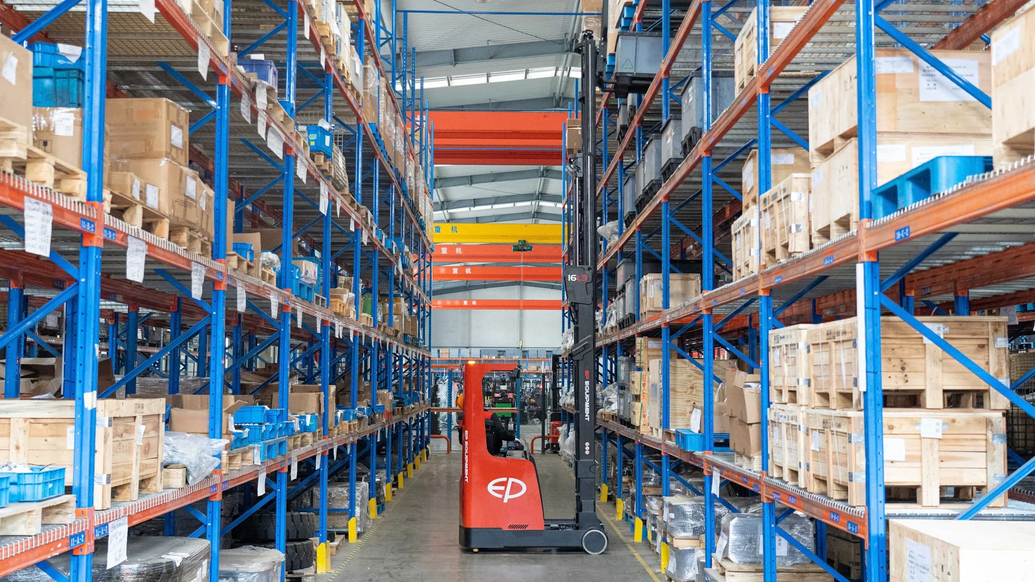 CQD16 PRO Li-Ion Reach Truck 1.6T - Görsel 1